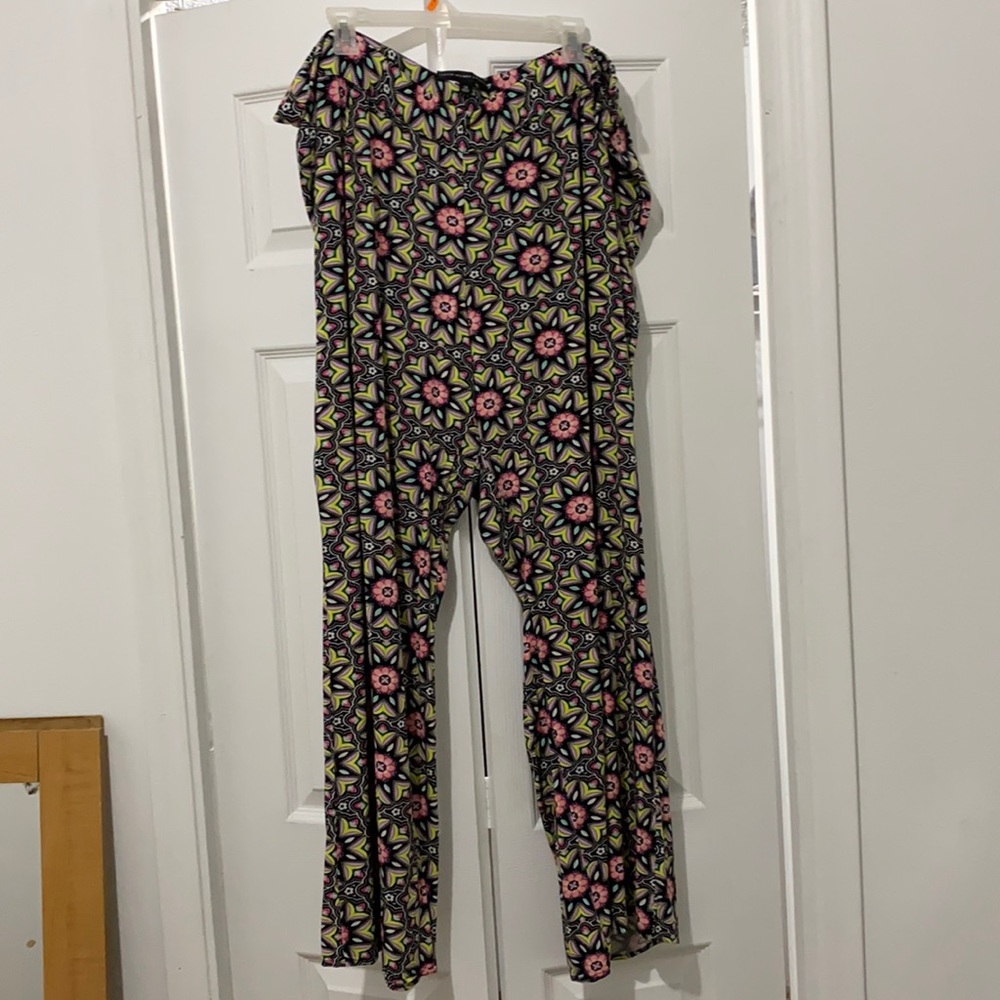 Flowery flowing pants